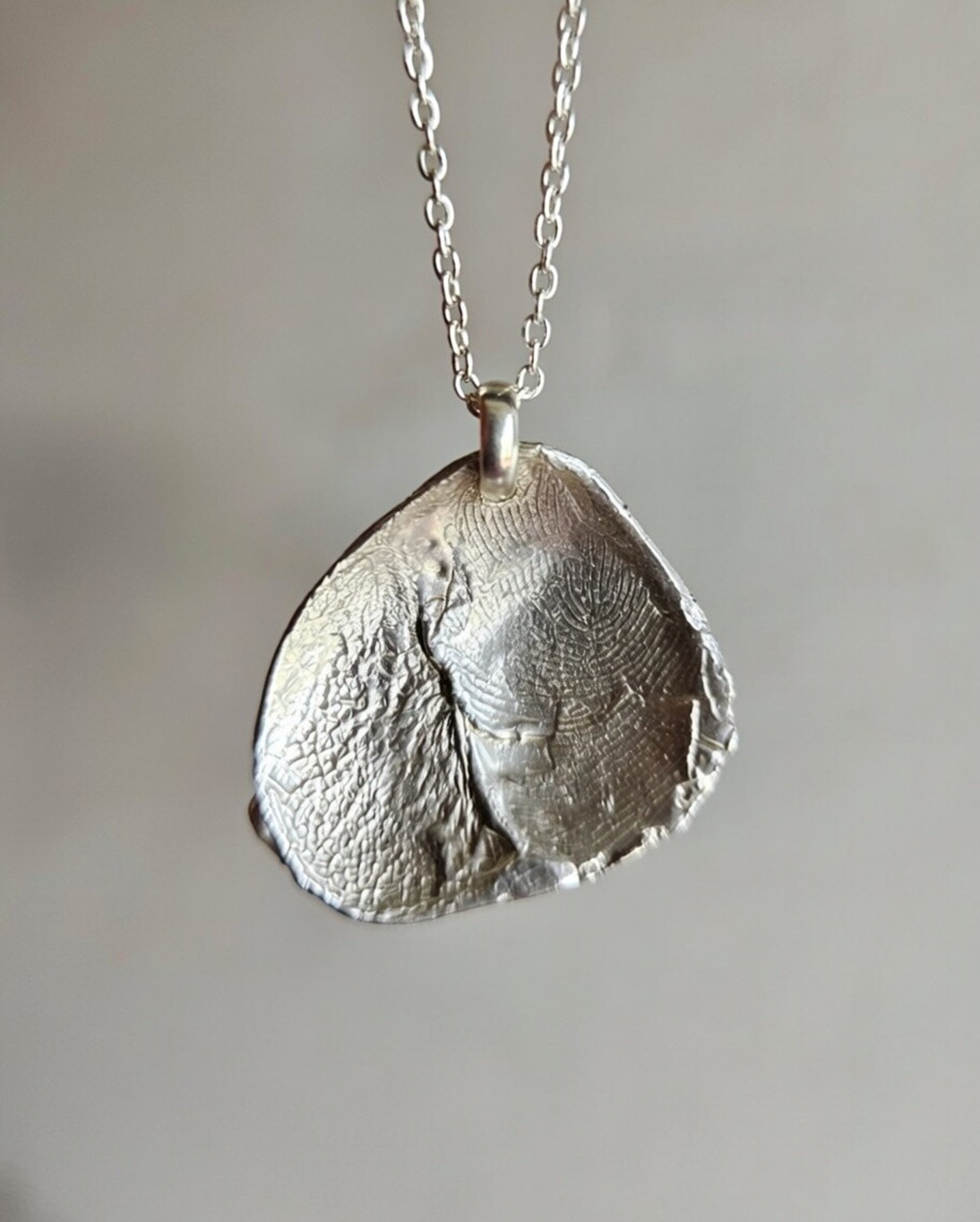 Collar con huella personalizada en plata | Joya única con significado - 1